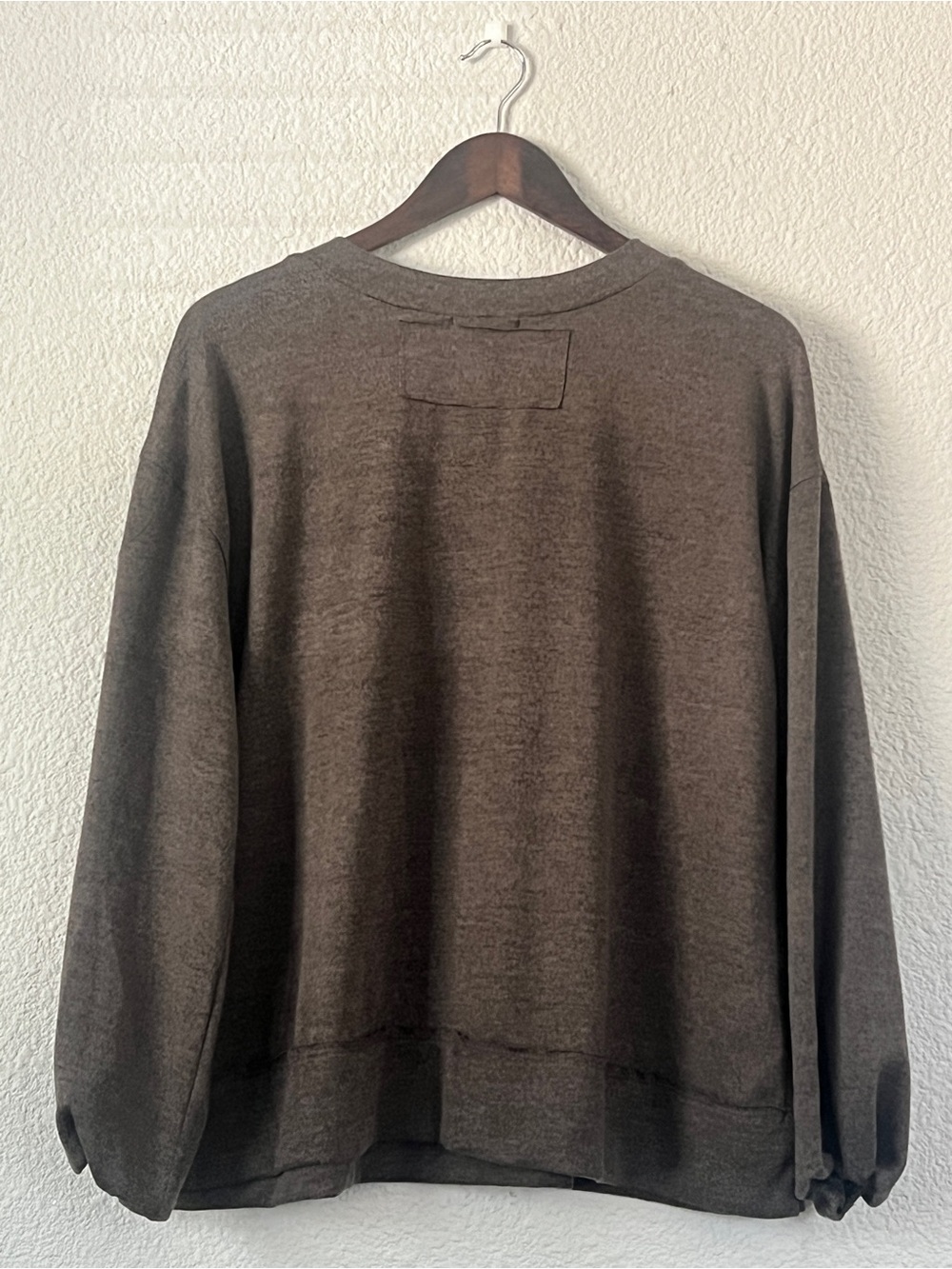 Andrée by Unit Mocha Brown Relaxed Pullover Top Size L - Picture 2 of 4